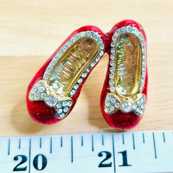 Enamel Ruby Red Slippers Rhinestone Gold Tone Brooch Pin - Picture 7 of 7